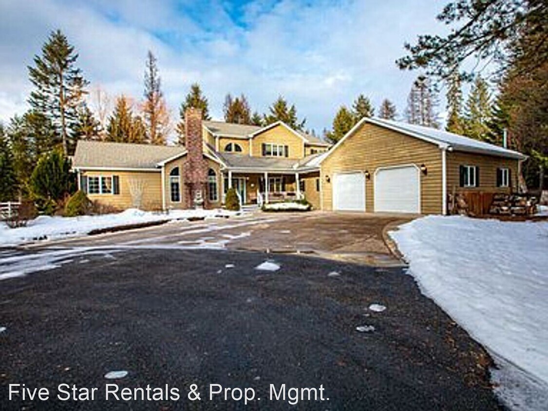 3 br, 3.5 bath House 135 Stageline Drive House Rental in Whitefish