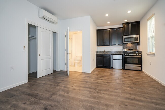 Building Photo - 2732 Sorano Ct