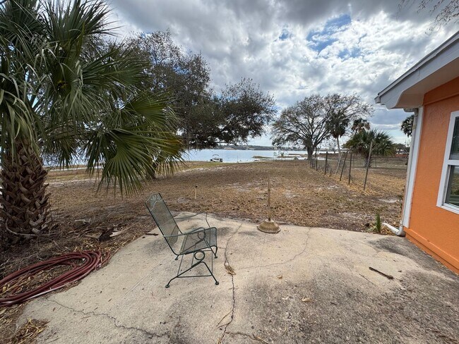 Foto del edificio - 624 N Crooked Lake Dr