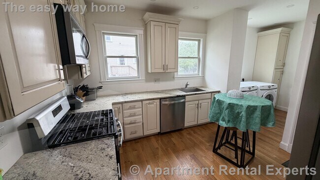Foto del edificio - 41-43 Jaques St Unit #1