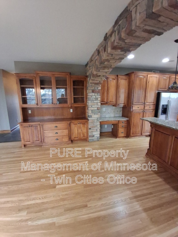Building Photo - 904 Ridgecrest Dr