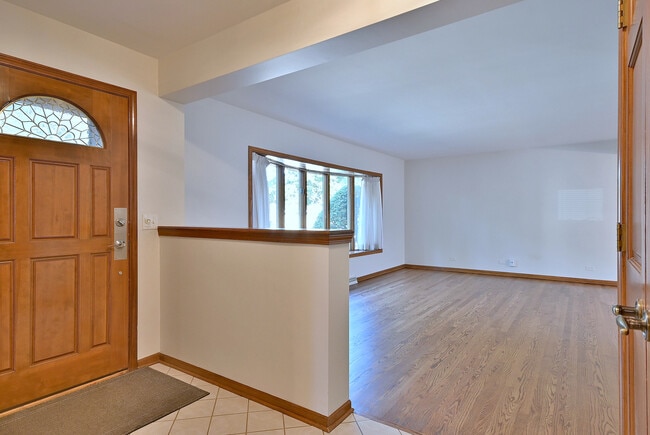 Foto del edificio - 236 W Adams St