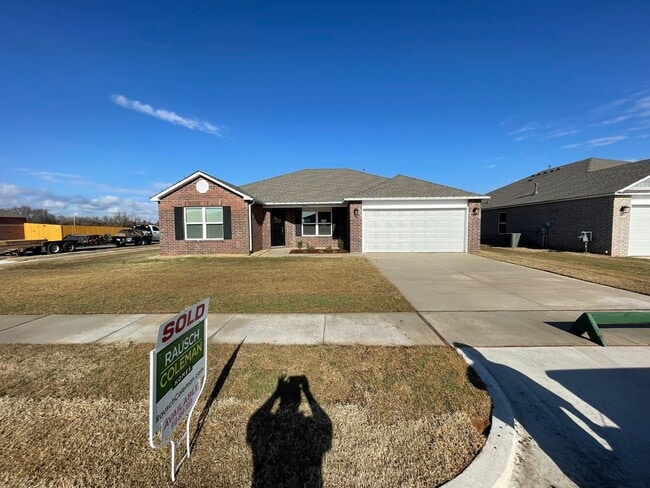 Building Photo - Limited-Time Offer: $99 First Month’s Rent—Secure by 5/22 | Spacious 4-Bed, 2-Bath Home in Bixby
