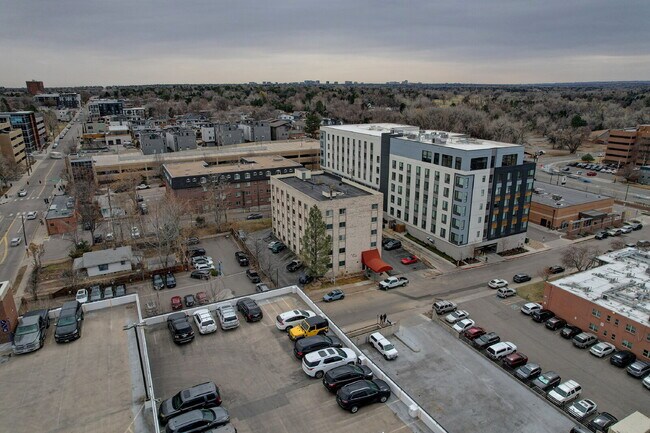 Foto del edificio - Attractive 1-Bedroom Apartment for Rent — Two Month Move-In Special! ? Schedule Your Showing Today!