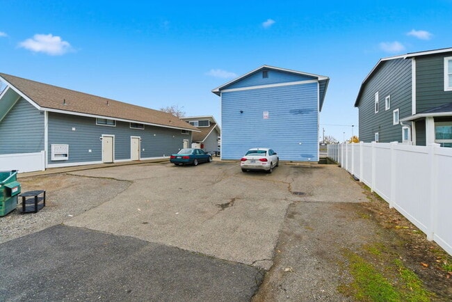 Building Photo - 2914 N Hogan St