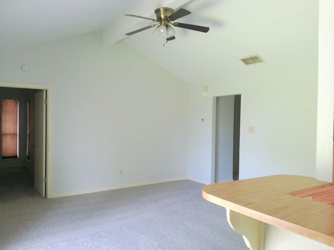 Building Photo - 2614 Camargo Dr