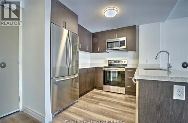 Photo du bâtiment - 1611 Banwell Rd