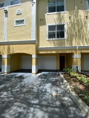 Building Photo - 2113 Shadow View Cir