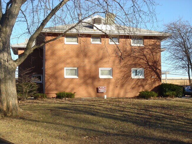 Building Photo - 314 Mecherle Dr