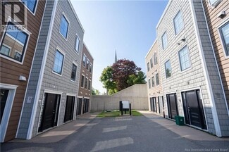 Building Photo - 12 Cathedral Ln