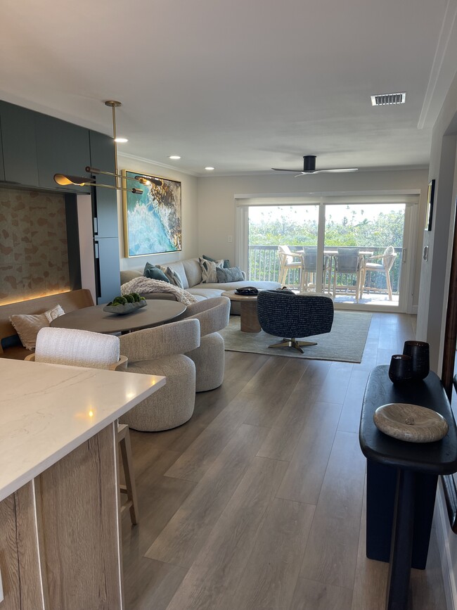 Building Photo - 3111 Pass a Grille Way