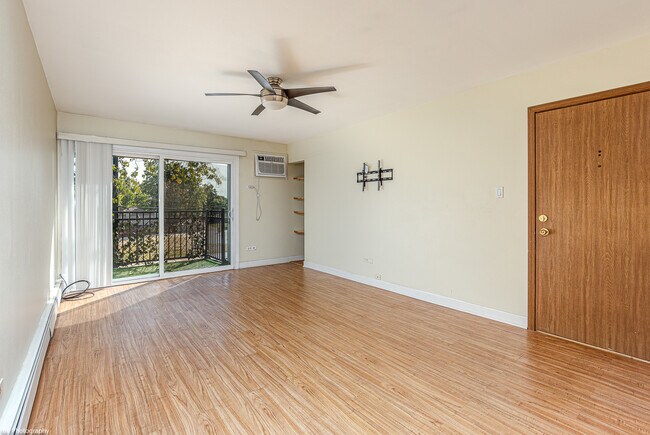 Foto del edificio - 10540 Ridgeland Ave