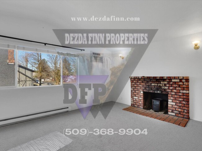 Foto del edificio - 2 Bed, 1 Bath Top Floor Condo on Northside...
