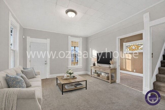 Building Photo - 837 Lorain St