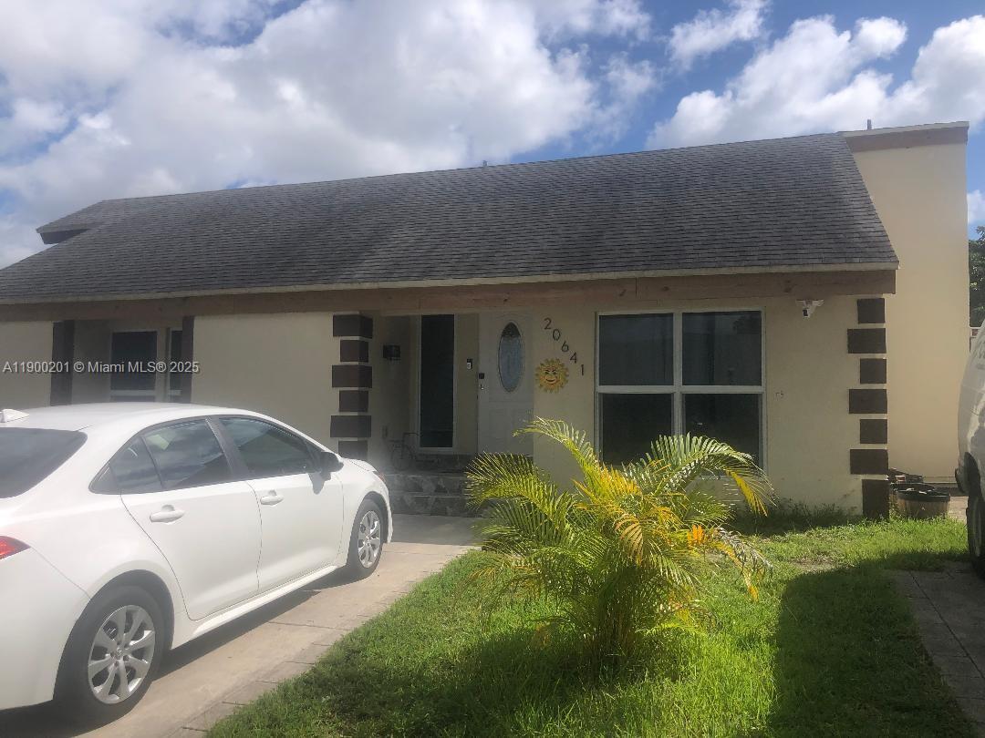 Primary Photo - 20641 SW 119th Ct