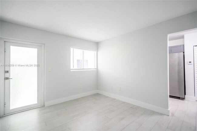 Foto del edificio - 465 NE 59th St