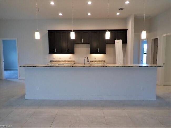 Foto del edificio - 815 SW 11th Ct