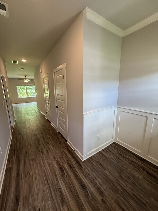 Foto del edificio - 640 The Heights Ln