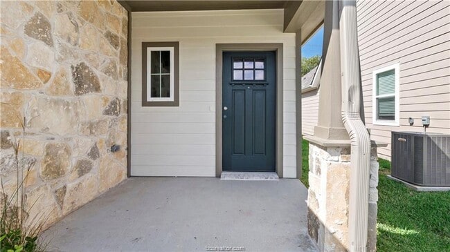 Building Photo - 3007 Stevens Dr