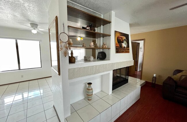 Foto del edificio - Furnished short term pool home - Available...