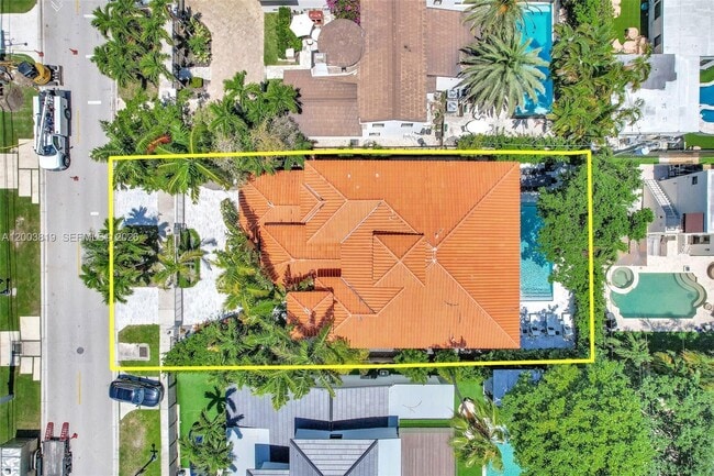 Foto del edificio - 2143 N Bay Rd