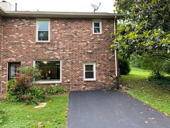 Building Photo - 2 bedroom in Whites Creek TN 37189