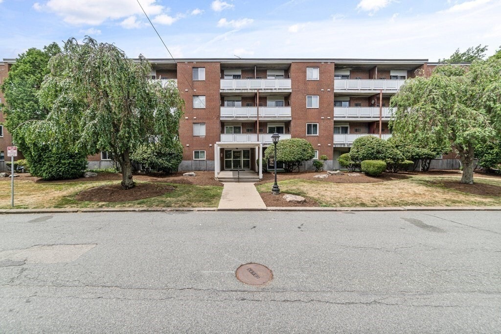 179 Presidents Ln Unit 3i, Quincy, MA 02169 Condo for Rent in Quincy