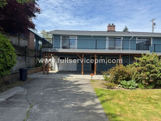 Building Photo - Charming house in downtown Snohomish