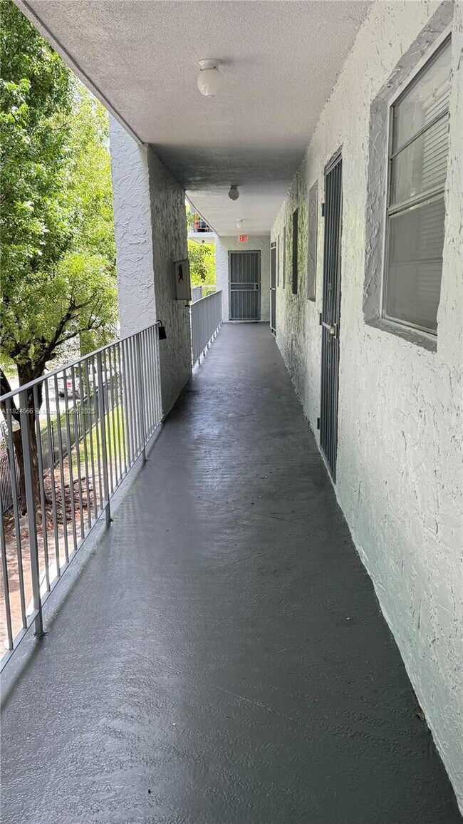 Building Photo - 1111 NW 19th Ave