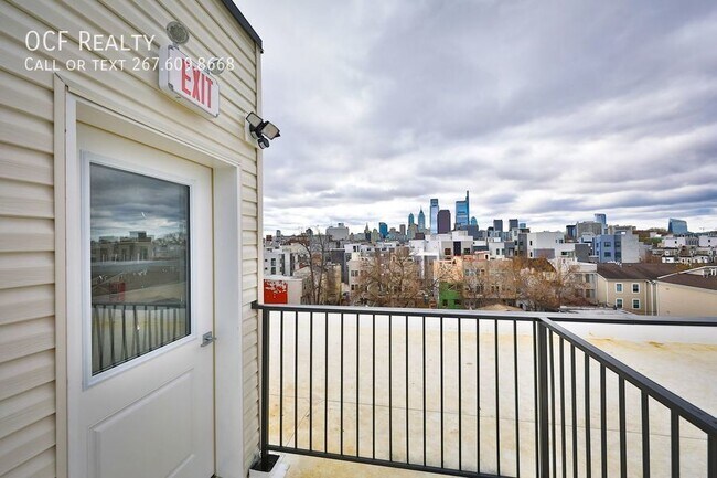 Building Photo - Luxury Francisville Condo