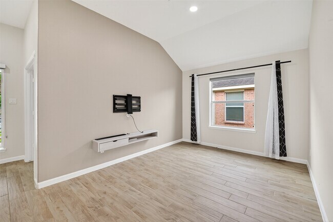 Building Photo - 1814 Midnight Ln
