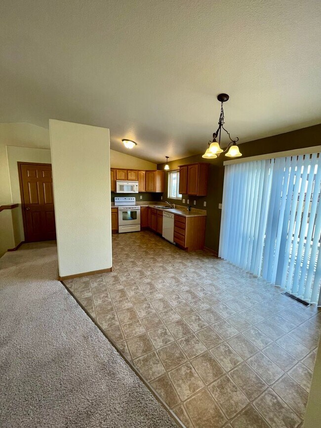 Foto del edificio - ~ RENT SPECIAL ~ HOLIDAY MERRINESS ~ Beautiful 3 Bedroom, 2 Bathroom Home for Rent