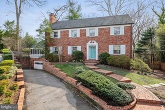 Building Photo - 5801 Hillburne Way