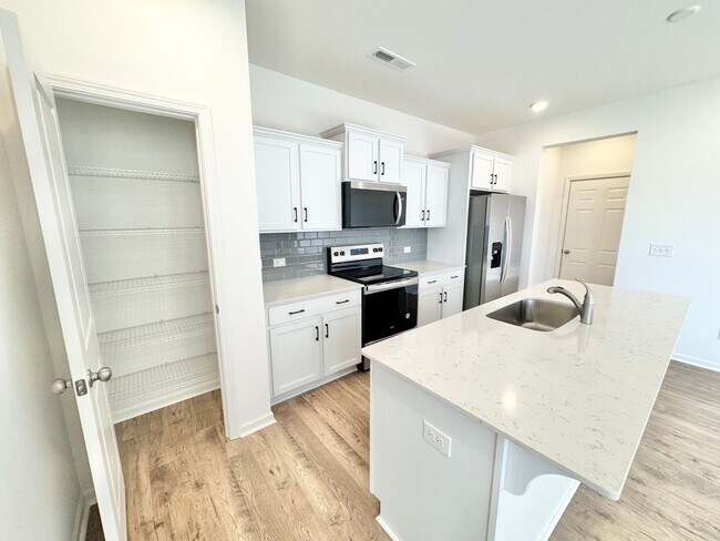 Foto del edificio - Brand New Single Family Home - 2.5 Miles from I-85