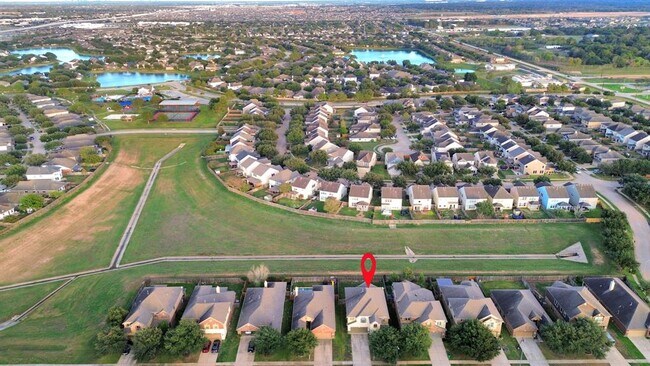 Building Photo - 11022 Hayden Falls Dr