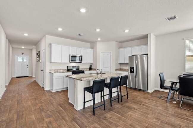 Foto del edificio - 381 Evergreen Sumac Lp