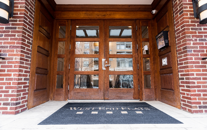 Foto principal - 1121 24th St NW