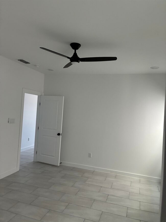 Building Photo - 8218 Casa Verde Rd