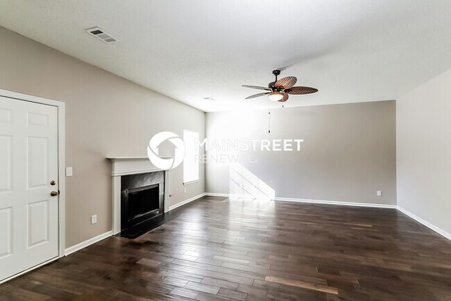 Foto del edificio - 4 Bedroom Pet-Friendly Home in Snellville, GA with Main Street Renewal