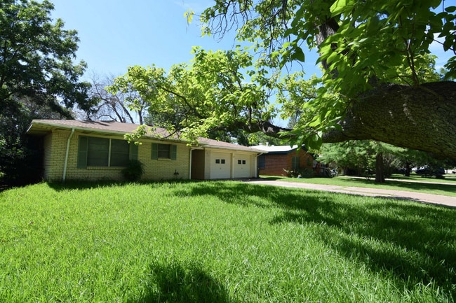 Building Photo - 1914 S 19th St