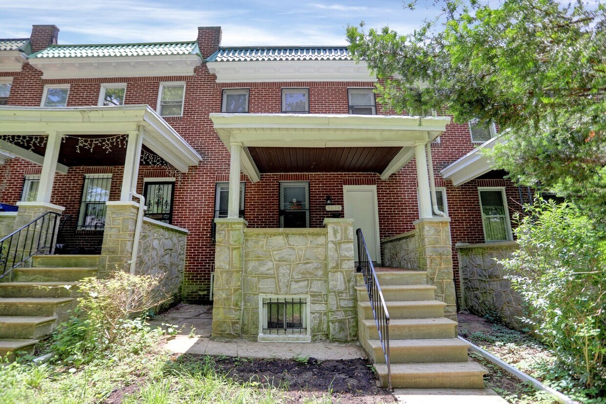 Primary Photo - Spacious Renovated Baltimore Row-Home
