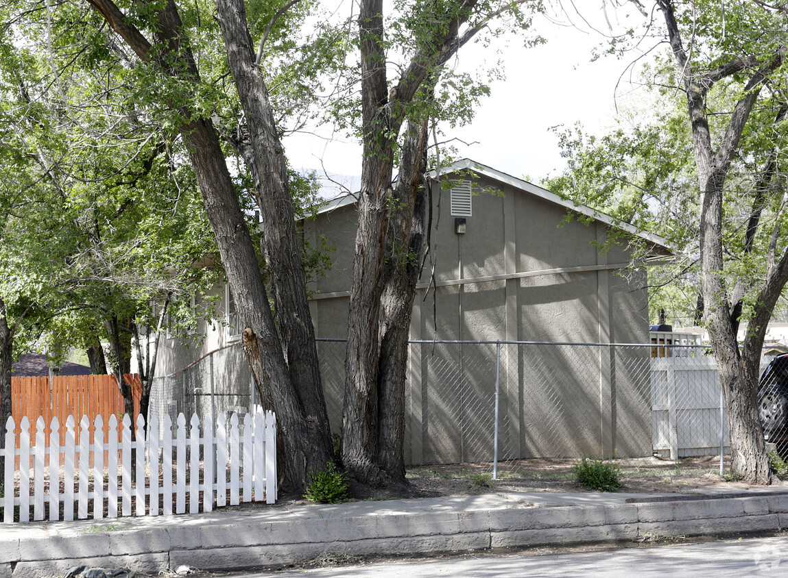 Building Photo - 2911 W Uintah St