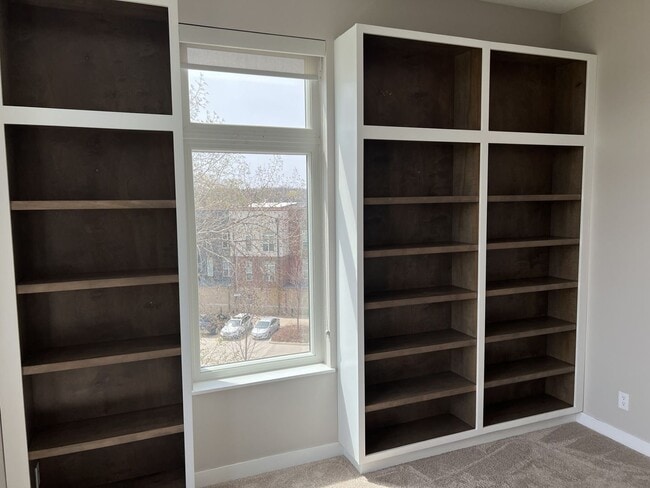 Building Photo - Gorgeous 2 Bedroom Penthouse