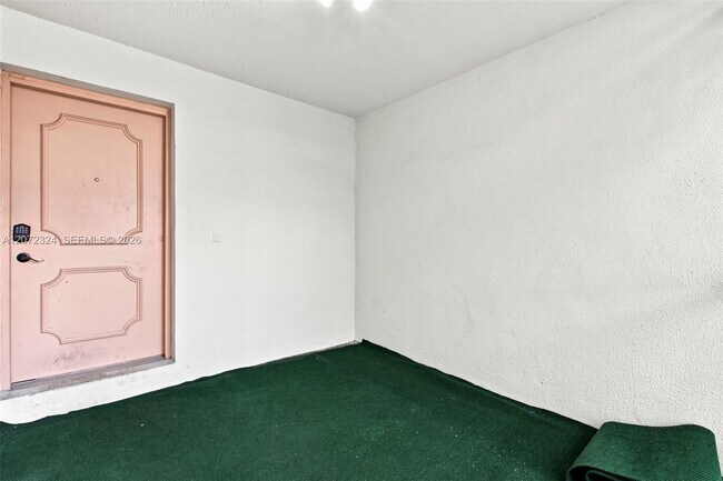 Foto del edificio - 6511 Racquet Club Dr
