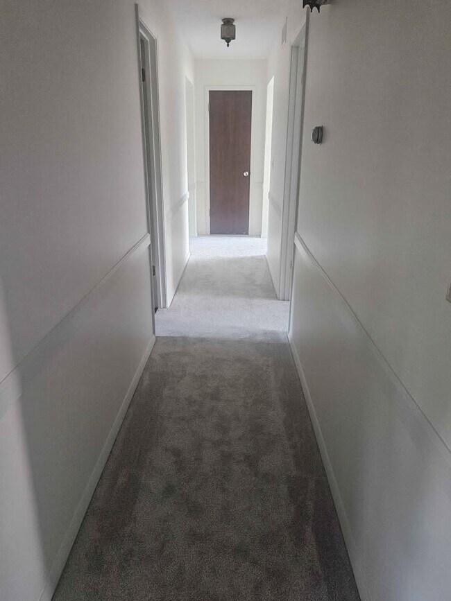 Foto del edificio - 121 S Regency Dr