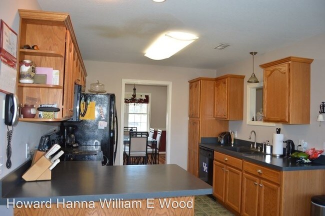 Building Photo - 112 Wayland Ct