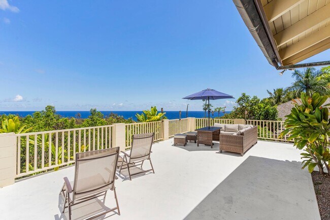 Foto del edificio - Completely Remodeled 3 Bed/3 Bath with Exp...