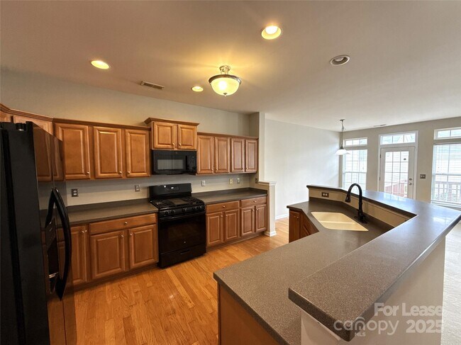 Foto del edificio - 8130 Bridgegate Dr