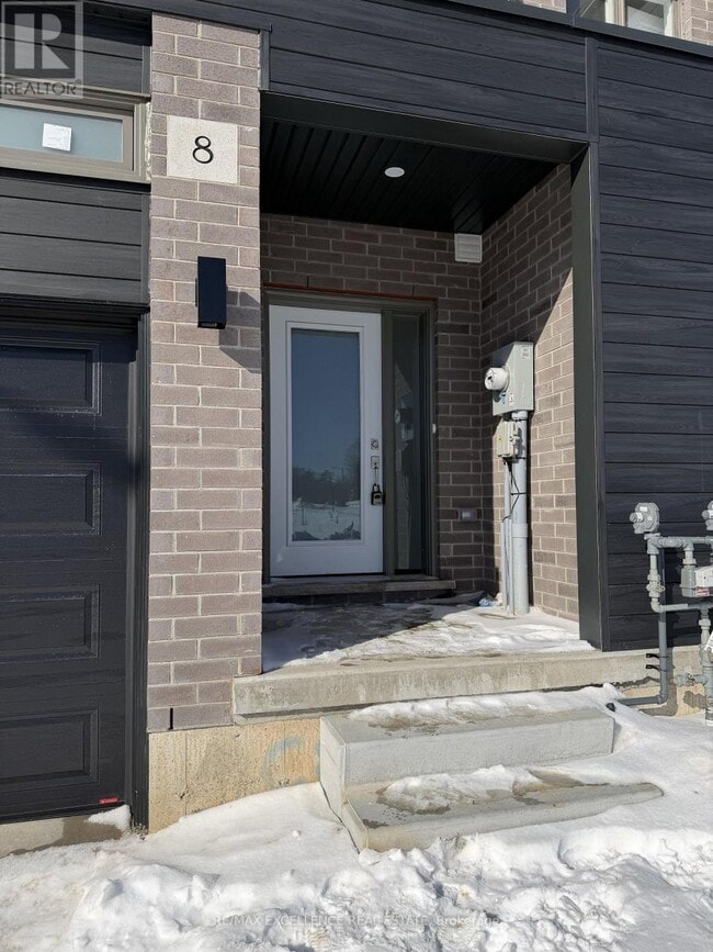 Photo du bâtiment - 8 Red Oak Cmn