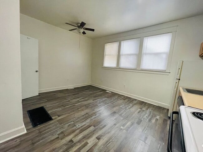 Foto del edificio - 517 W Maple Ave